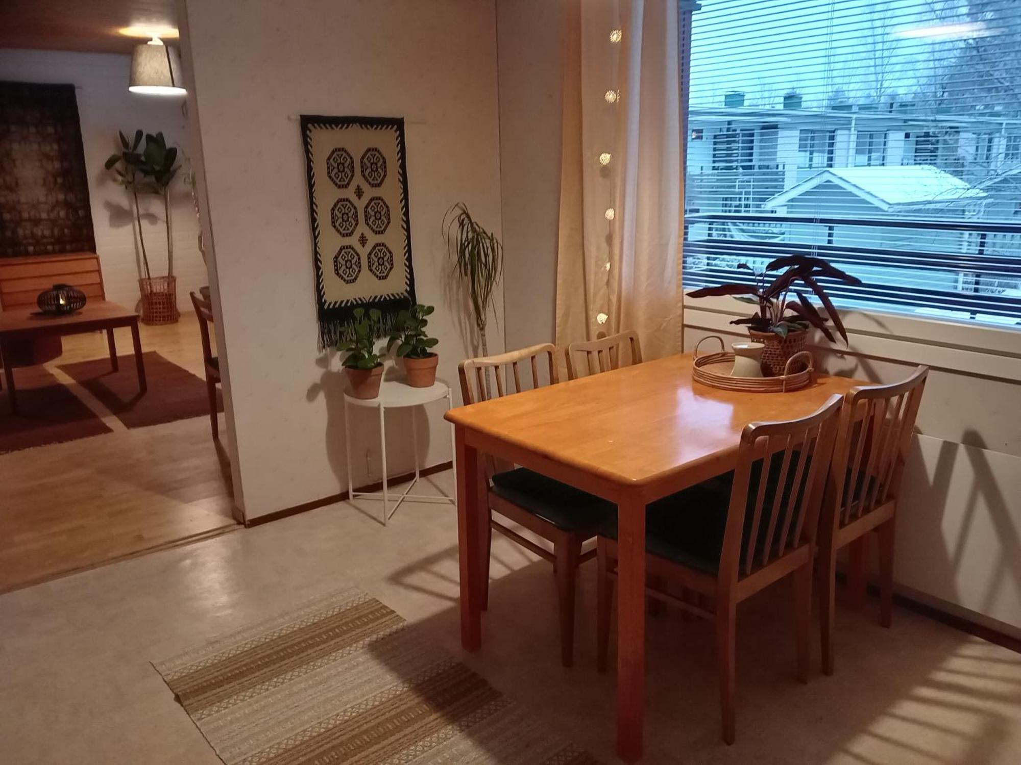 Homestay Huoneita Puusaunalla
